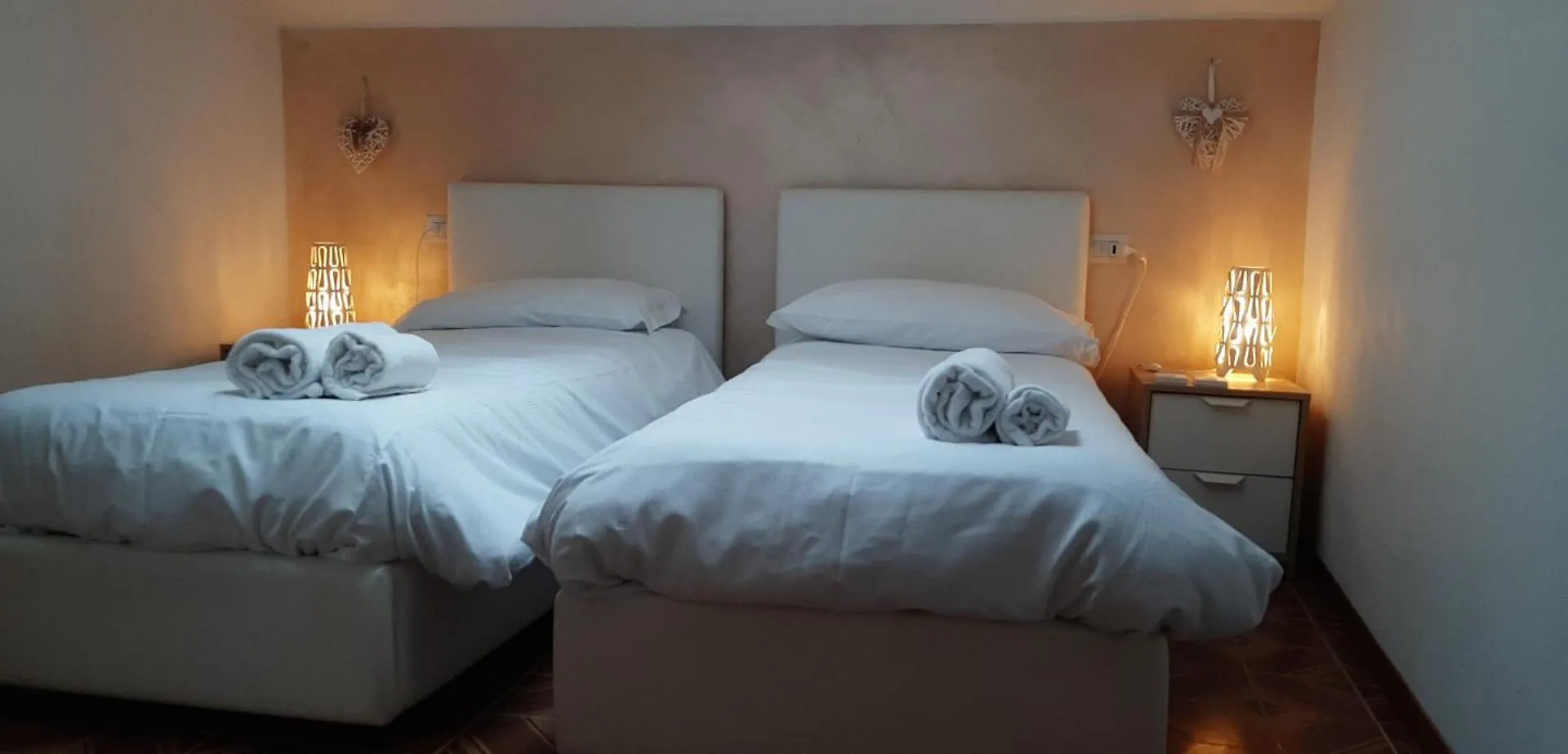 הקונטקטים של Camere Porto Vecchio Con Parcheggio A Pochi Passi Dal Castello