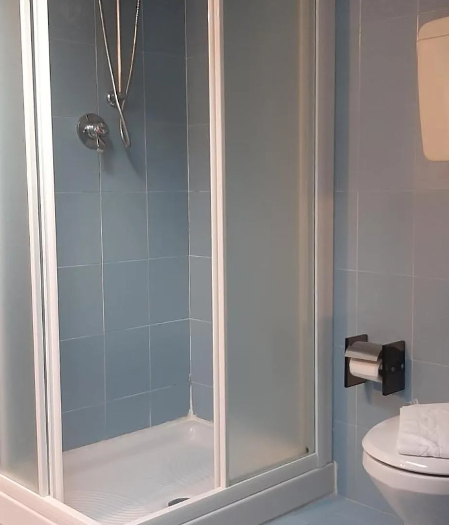 Bed & Breakfast Camere Porto Vecchio Con Parcheggio A Pochi Passi Dal Castello Malcesine Italy